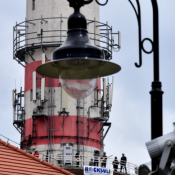 Éneklés a TV torony kilencedik emeletének teraszáról