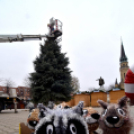 Fenyőfaállítás a Szabadság téren
