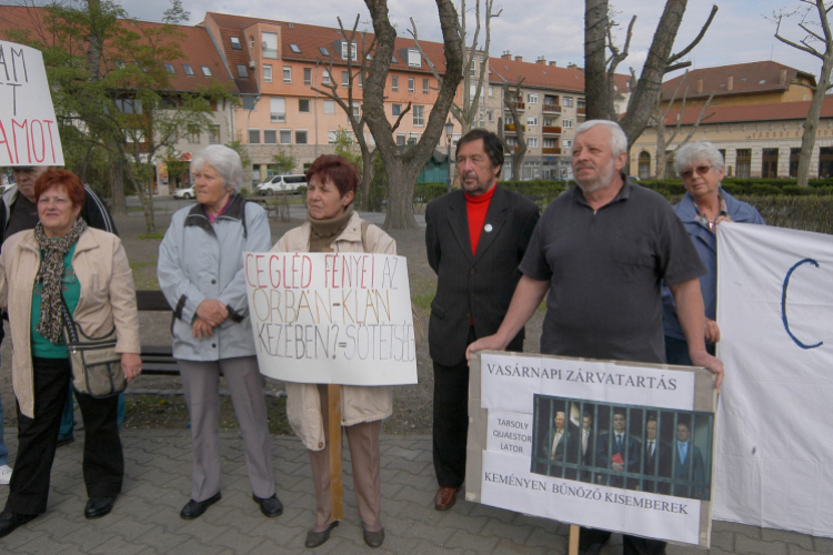 Tüntetés Cegléden