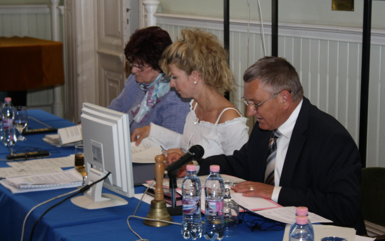 Mobil wc a játszótérre