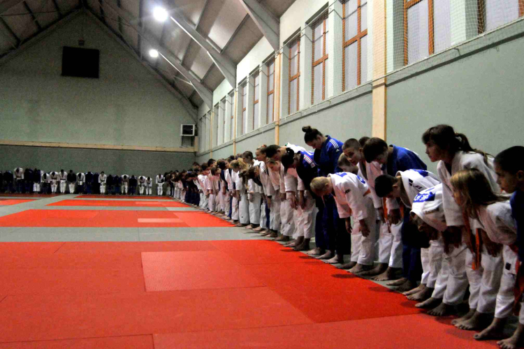 A ceglédiek is meghajoltak