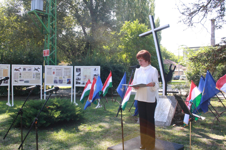 A ceglédi bombatámadás áldozataira emlékeztek