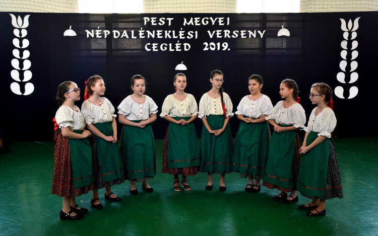 Népdaléneklési verseny