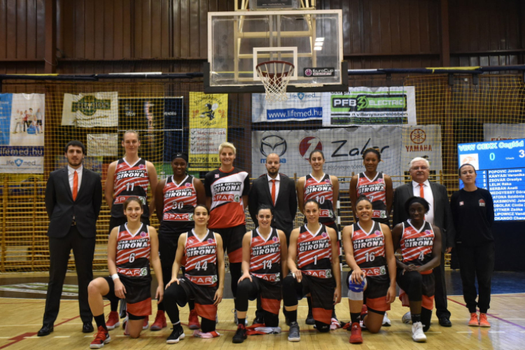 A Ceglédnek fekszik a komlói játék