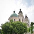 Lovasfelvonulás a belvárosban