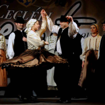 Szombat este a Szabadság téren