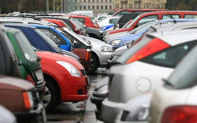 Megszűnik az ingyenes parkolás