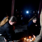 A hősök emlékéért égtek a gyertyák