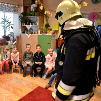 ,,Szirénázó járművek” az Eötvös téren