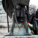 Virággal emlékeztek Kossuth Lajosra