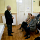 Derűbe mártott toll