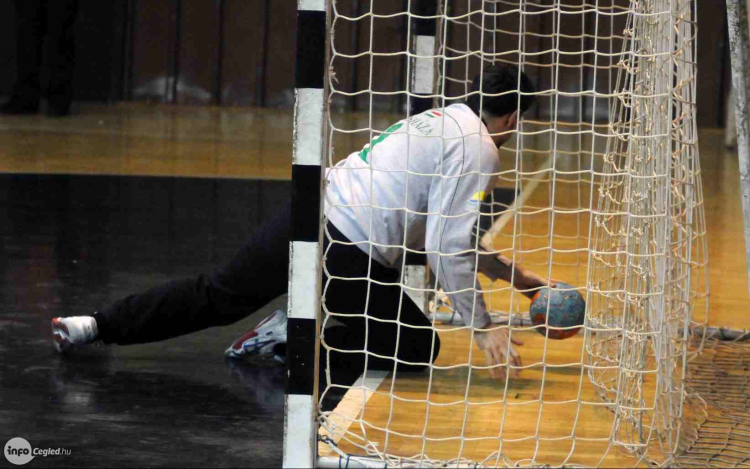 Öttel többet dobtak