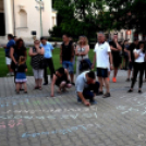 Demonstráció az éjszakai autóversenyzés ellen