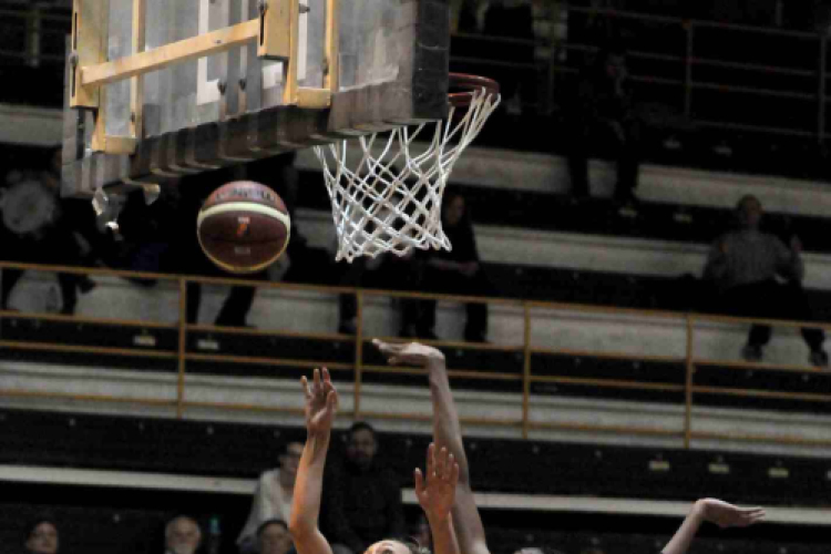 CEGLÉDI EKK–ATOMERŐMŰ KSC SZEKSZÁRD 75–64