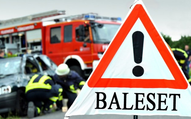 Kamion és autóbusz ütközött