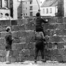 A berlini fal építése és lebontása képekben