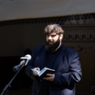 Gyászistentisztelet a temetőben