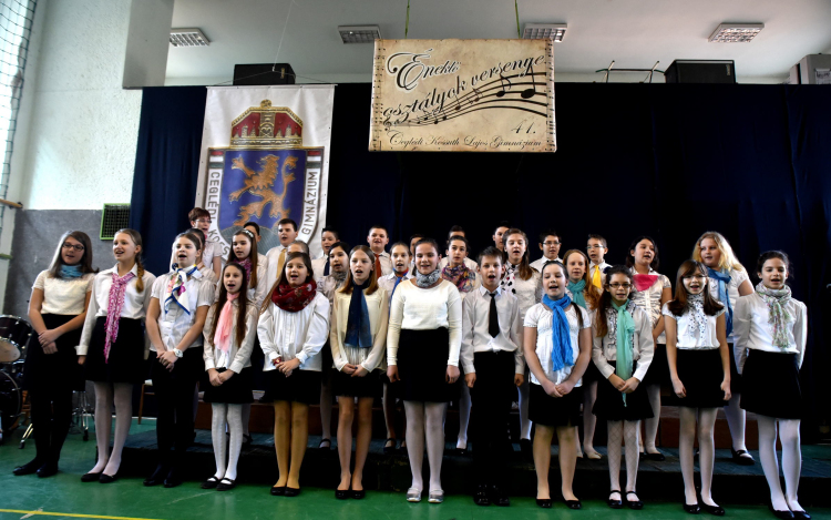 A gimiben már megadták a kezdő hangot  🎶