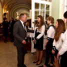 Táblaavató a gimnáziumban