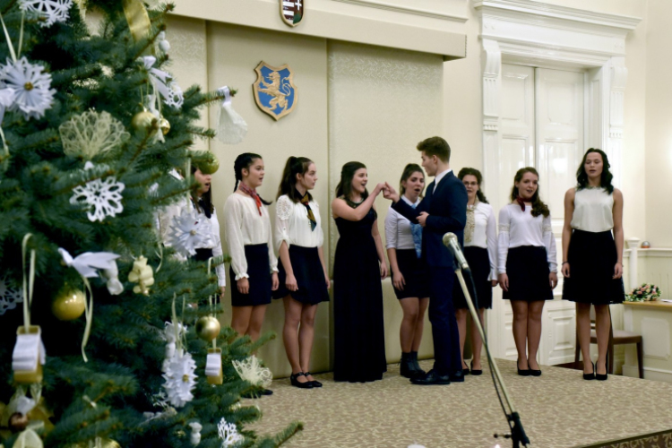 A Csíkszeredai Nagy István Líceum adventi hangversenye