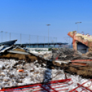 Bedarálják a lelátót