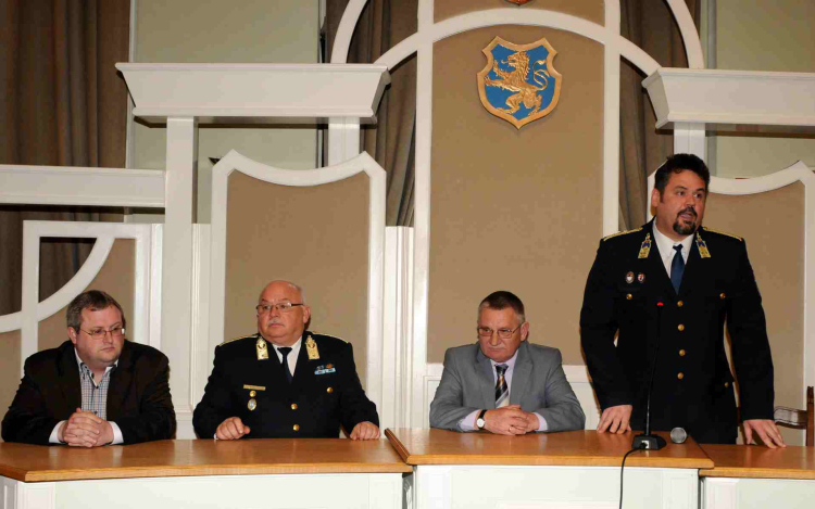 Rendhagyó állománygyűlés