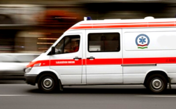 Frontális baleset a 4-es főúton