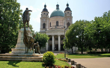 Mondd el véleményedet a Szabadság térről!