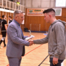 Csúcsrangadó a listavezető ellen