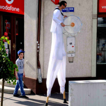 Cegléd gólyalábról