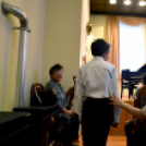 Hangszerbemutató és hangszersimogató a zenesuliban