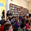 Négyszögletű Kerek kiállítás 