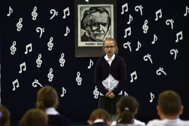 Énekverseny a Táncsicsban