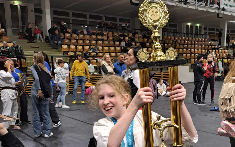 Kiss Izabella karatés nyerte a 11. népszerűségi versenyt