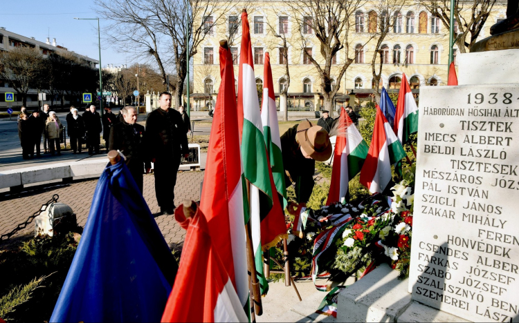 A doni tragédia áldozataira emlékeztek