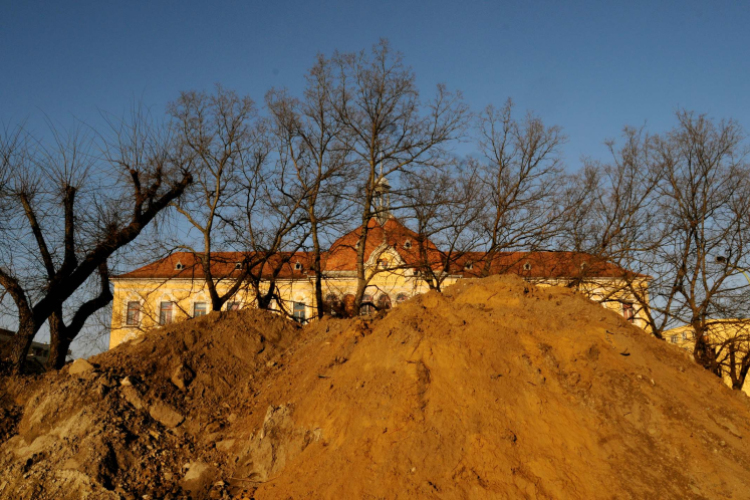 Városi Strandfürdő - Megérkezett a sátortető