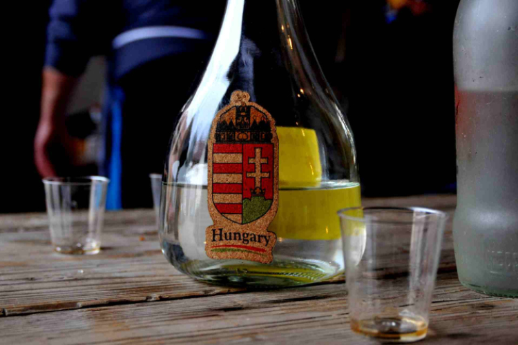 Csemői hagyományos hurkatöltő verseny