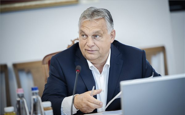 Orbán Viktor megállapodott a telekommunikációs szolgáltatókkal