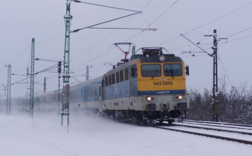 Félórás késések a ceglédi vonalon