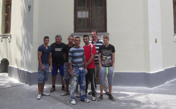 Ők követték el...