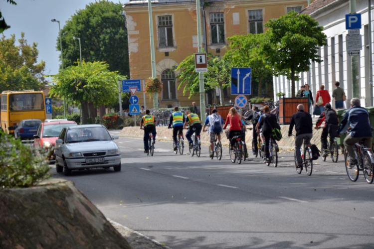 Autómentes Nap Cegléden