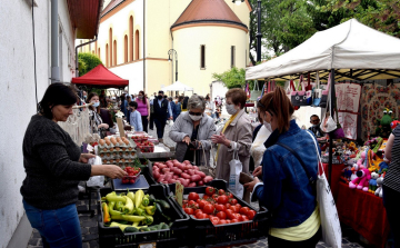 Újra termelői piac az Ordass közben