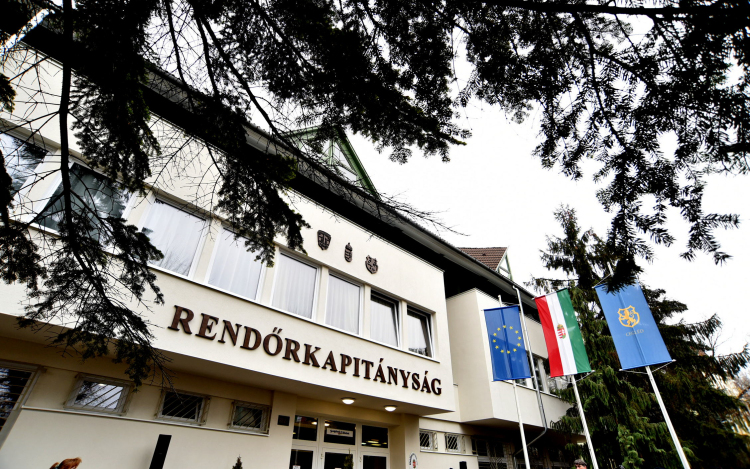 👮 Átadták a megújult ceglédi rendőrkapitányságot 