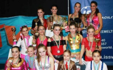 Különleges gálán bizonyítottak a ceglédi lányok