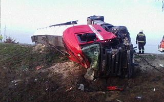 Halálos baleset a 4-es főúton - KÉPEK