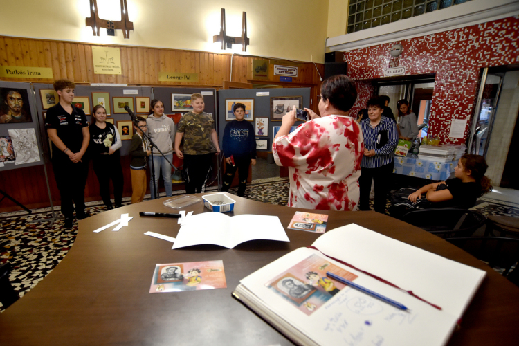 Mester és Tanítványai - kiállítás nyílt a moziban