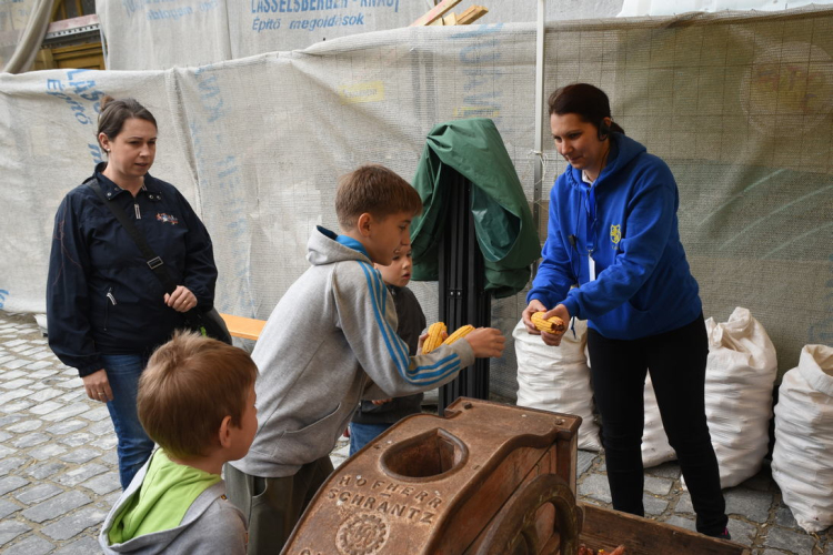 Régi idők piacztere - fotó: Kisfaludi István