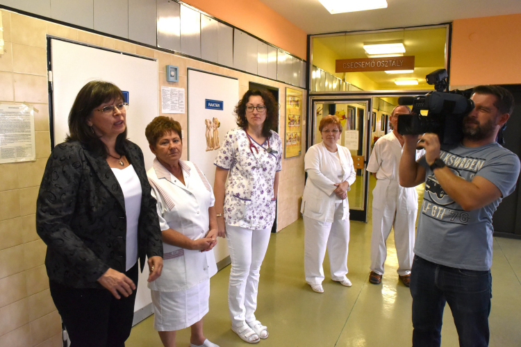 Adomány a kórház gyermekosztályának