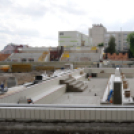 Városi Strandfürdő – Már burkolnak