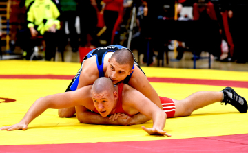 Egy címet sikerült itthon tartani